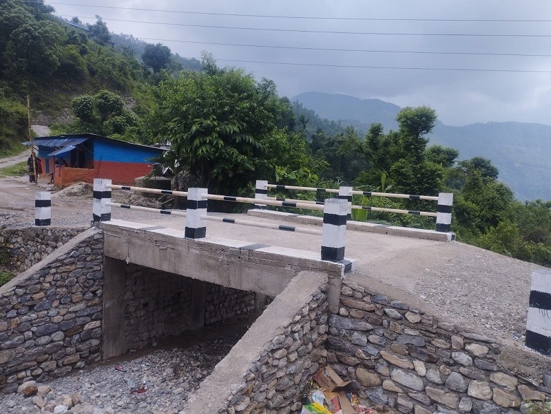 प्रधानमन्त्री रोजगार कार्यक्रम मार्फत बरेङमा मोटरेबल कल्भर्ट